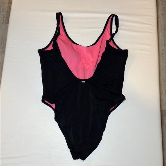 Victoria’s Secret Pink One-Piece Swimsuit High Cut Leg Low Back Size Large - Picture 4 of 8